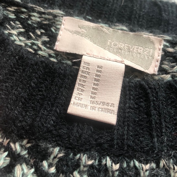 [Forever 21] Sweater - Picture 2 of 5